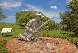 Una statua al museo militare di Pretoria, Sudafrica.



