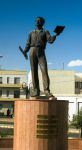 Una statua del poeta russo Pushkin ad Asmara, Eritrea. E' considerato il fondatore della lingua letteraria russa contemporanea - © Homo Cosmicos / Shutterstock.com