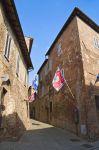 Una strada del centro storico di Città della Pieve in Umbria.