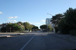 Una strada di Lido di Pomposa, comune di Comacchio - © Gianni Careddu, CC BY-SA 4.0, Wikipedia