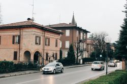 Una strada di Maranello in provincia di Modena, la città della Ferrari - © Aleksandra Baranoff / Shutterstock.com