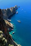 Una suggestiva veduta dall'alto sulle spiagge dal castello di Alanya, Turchia. Scogliere, natura incontaminata e mare blu sono il biglietto da visita di questo splendido tratto di litorale ...