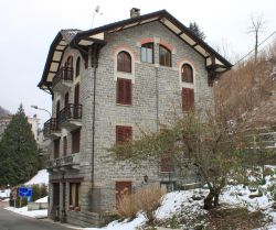 Una tipica casa in pietra nel Comune di Rosazza, Valle Cervo, Piemonte.



