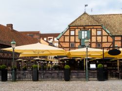 Una tipica casa medievale in piazza del mercato Lilla Trog a Malmo, Svezia.
