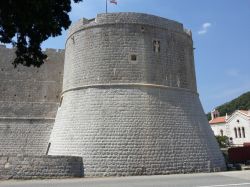 Una torre delle fortificazioni di Ston, Croazia.

