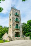 Una torre di avvistamento in pietra nei pressi di Sopron, Ungheria.



