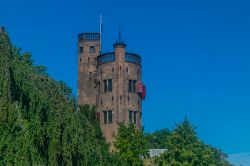 Una vecchia torre all'Hunnerpark di Nijmegen, Olanda.
