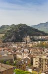 Una veduta dall'alto della cittadina spagnola di Estella, nota in basco come Lizarra.
