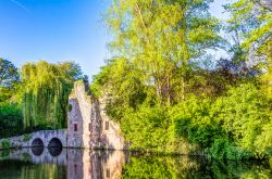 Una veduta del parco Schontal ad Aschaffenburg in Baviera, Germania.
