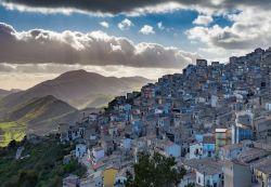 Una veduta della cittadina di Prizzi, villaggio medievale della Sicilia