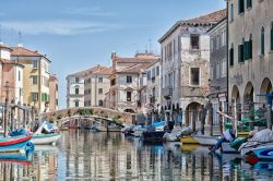 Una veduta di un canale della città di Chioggia: siamo in Veneto, in Italia