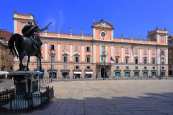 Una veduta di Piazza Cavalli in centro a Piacenza