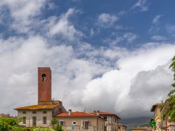 Una veduta panoramica del borgo di Bientina in Toscana
