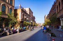 Una via del centro di Kashgar in Cina. - © Iryna Hromotska / Shutterstock.com