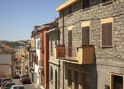 Una via del centro di Nuoro in Sardegna