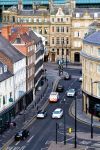 Una via del centro storico di Newcastle upon Tyne dall'alto, Inghilterra. Questa cittadina, fondata in epoca romana con il nome di Pons Aelius, si trova a circa 9 miglia dal Mare del Nord ...