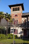 Una villa a Mandello del Lario, Lago di Como (Lombardia) - © Philip Bird LRPS CPAGB / Shutterstock.com