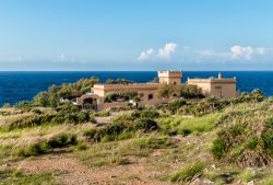 Una villa nobiliare dulla costa di Isola delle Femmine: siamo vicino a Palermo in Sicilia