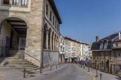 Una viuzza del centro cittadino di Vitoria Gasteiz, Spagna - © Marc Venema / Shutterstock.com