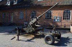 Un'antica arma da guerra nella vecchia città fortificata di Fredrikstad, Norvegia - © Sergey Kamshylin / Shutterstock.com