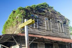 Un'antica casa in legno in Costerstraat street a Paramaribo, Suriname.
