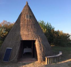 Uno dei tipici "casoni" che si trovano nelle valli di Bibione. costa veneta