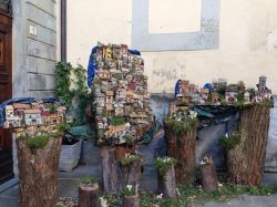 Uno dei tanti presepi che vengono esposti durante il periodo natalizio nel centro storico di Portico - © Pro loco di Portico di Romagna