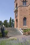 Uno scorcio con scalinata del castello medievale di Brolio a Gaiole in Chianti, Toscana - © PRILL / Shutterstock.com