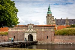 Uno scorcio del castello di Kronborg a Helsingor, Danimarca. Venne costruito nel 1420 dal re danese Eric di Pomerania per controllare il passaggio delle navi nello stretto per poter poi riscuotere ...