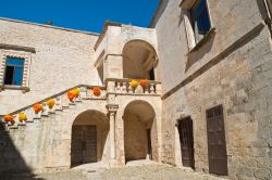 Uno scorcio del castello ducale di Ceglie Messapica, Puglia. Si erge su uno dei due colli su cui è posta Ceglie - © Mi.Ti. / Shutterstock.com