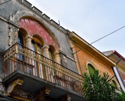 Uno scorcio del centro antico di Zafferana Etnea in Sicilia