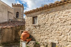 Uno scorcio del centro medievale di Montalbano Elicona, uno dei borghi storici della Sicilia