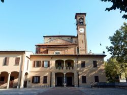 Uno scorcio del centro storico di  Pessanocon Bornago con la chiesa dei Ss Vitale e Valeria  - © Geobia, CC BY-SA 4.0, Wikipedia