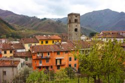 Uno scorcio del centro storico di Borgo a Mozzano in Toscana