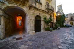 Uno scorcio del centro storico di Galatina, Puglia. Situata 20 km a sud di Lecce, Galatina svela uno splendore artistico iniziato nel XV° secolo dagli Orsini Del Balzo. 
