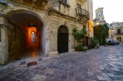 Uno scorcio del centro storico di Galatina, Puglia. Situata 20 km a sud di Lecce, Galatina svela uno splendore artistico iniziato nel XV° secolo dagli Orsini Del Balzo. 
