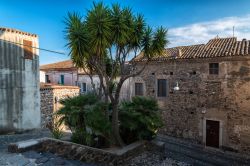 Uno scorcio del centro storico di Orosei, provincia di Nuoro, Sardegna.
