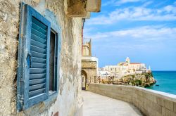 Uno scorcio del centro storico di Vieste in Puglia, promontorio del Gargano