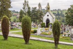 Uno scorcio del cimitero nella cittadina di Bukowina Tatrzanska, Polonia.
