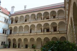 Uno scorcio del cortile interno del castello di Litomysl, Repubblica Ceca.
