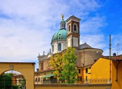 Uno scorcio del Duomo di Montichiari, Lombardia.