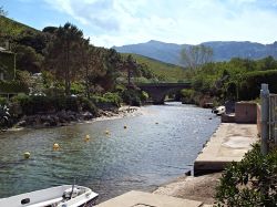 Uno scorcio del fiume di Pietracorbara in Corsica