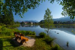 Uno scorcio del lago di Seefeld in Tirolo (Austria)