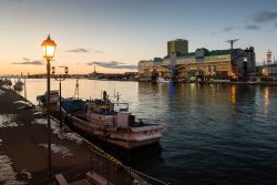 Uno scorcio del lungo fiume di Kushiro al calar del sole, Giappone - © twoKim images / Shutterstock.com