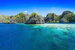 Uno scorcio del paesaggio naturale che si ammira a Palawan, Filippine. Questa terra venne chiamata Pulaoan da Magellano che vi approdò nel 1521.

