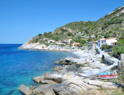 Uno scorcio del piccolo borgo marinaro di Pomonte sull'Isola d'Elba in Toscana