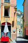 Uno scorcio del pittoresco centro storico di Arenzano, Liguria.

