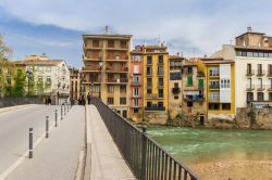 Uno scorcio del ponte sul fiume Ega a Estella, Spagna - © Marc Venema / Shutterstock.com