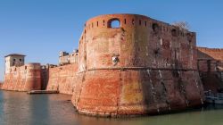 Uno scorcio del Porto Mediceo di Livorno, Toscana. Fu voluto da Cosimo I° de' Medici ma realizzato solo negli anni successivi al suo granducato.
