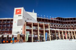 Uno scorcio del residence Aiguille Rouge nella stagione invernale a Les Arcs, Francia - © Julia Kuznetsova / Shutterstock.com